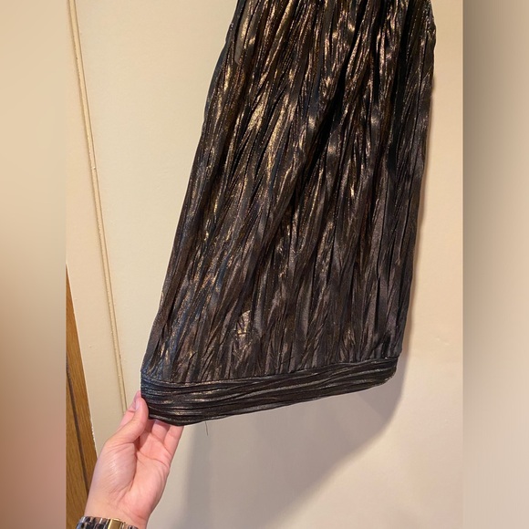 H&M  shimmery tank - Picture 4 of 5